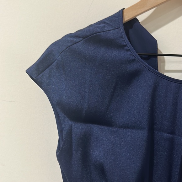 NEW • Gal Meets Glam • JULIA CREPE BACK SATIN MIDI DRESS IN NAVY Blue - Picture 5 of 6